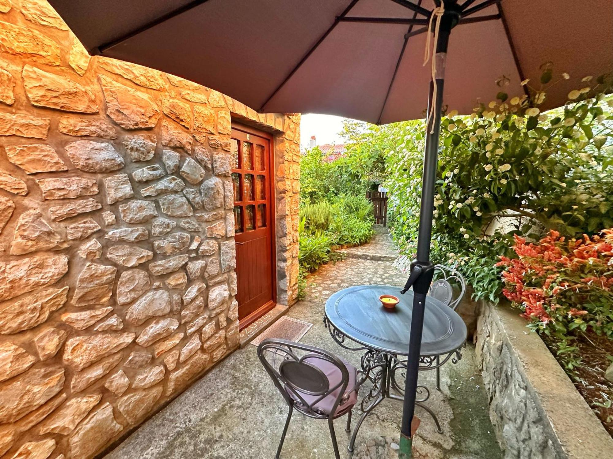 Apartments Cvita Veli Losinj Exterior photo